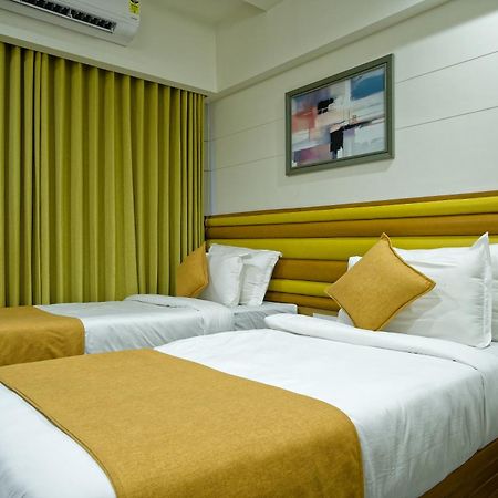 Hotel Lake Point Ahmedabad Eksteriør bilde