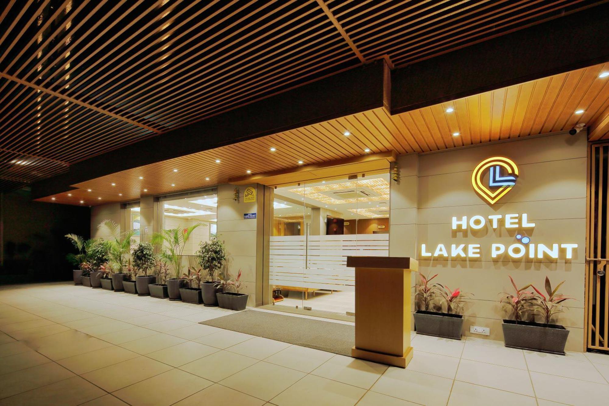 Hotel Lake Point Ahmedabad Eksteriør bilde