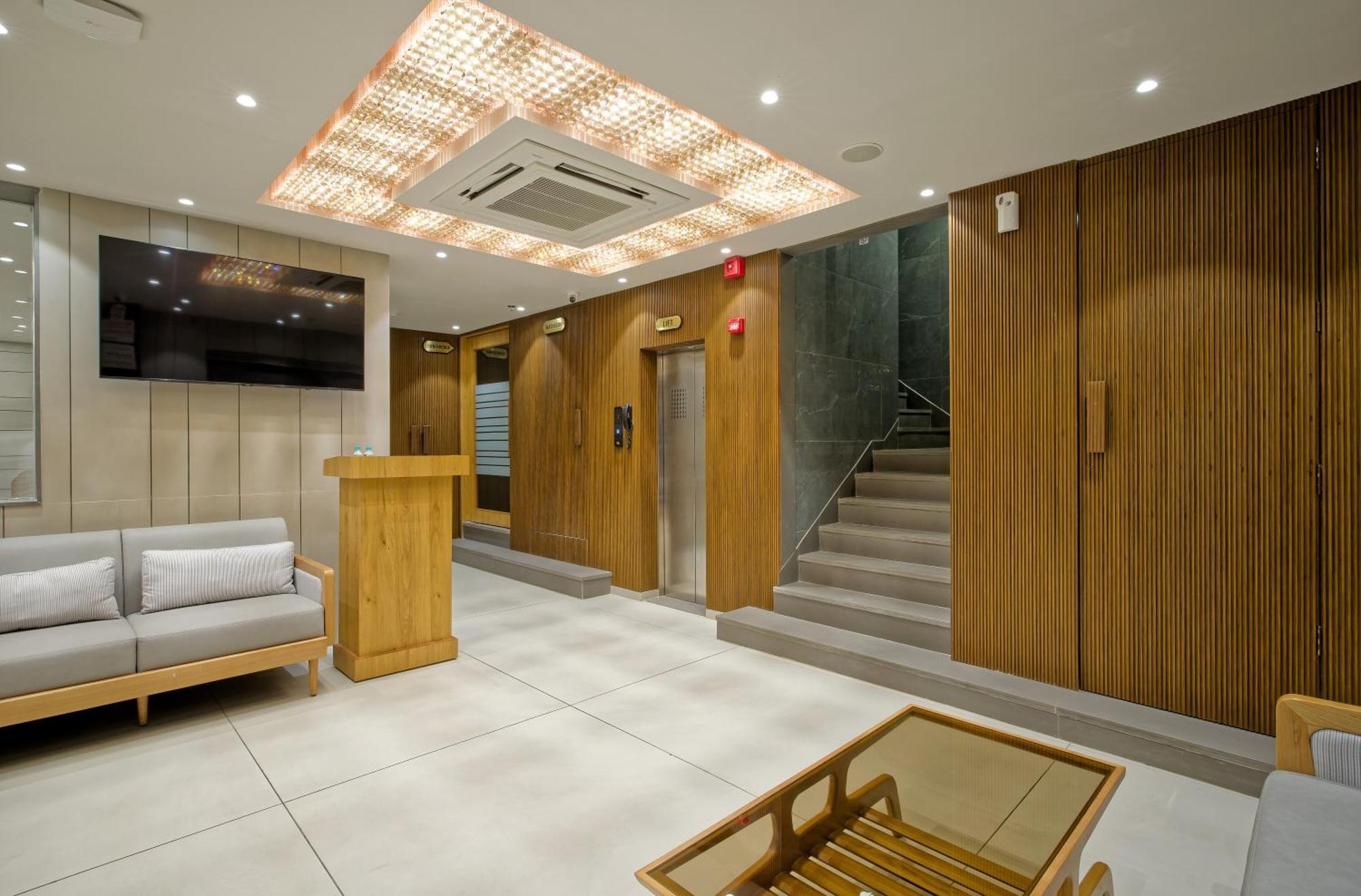 Hotel Lake Point Ahmedabad Eksteriør bilde