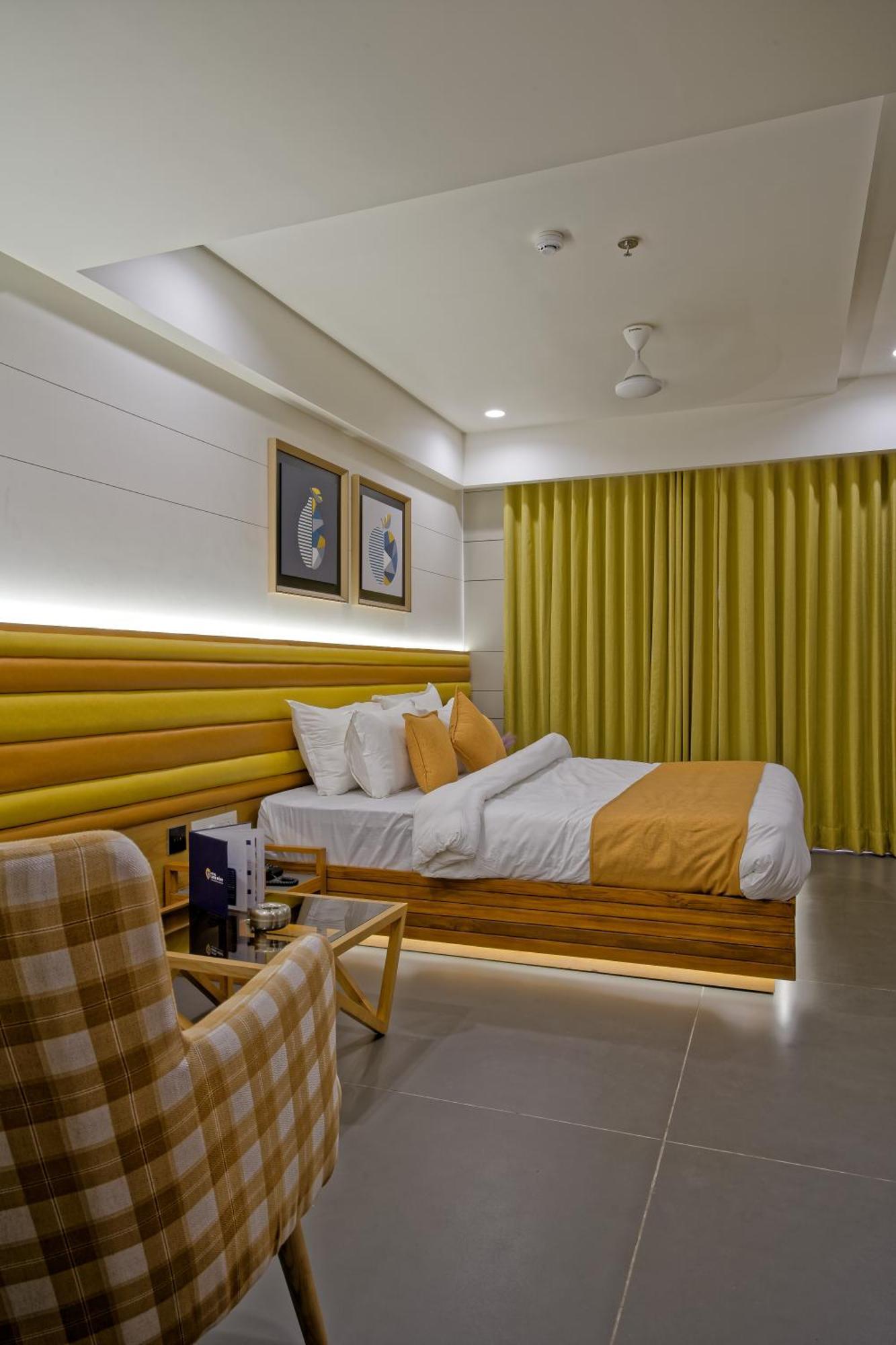 Hotel Lake Point Ahmedabad Eksteriør bilde